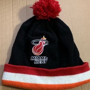 Pom hats $3 for $30